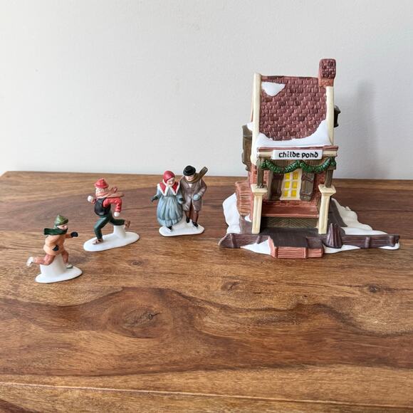 Childe Pond and Skaters Department 56 Heritage Village Set of 3 Christmas - Picture 1 of 4